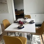 Stanka 002 *